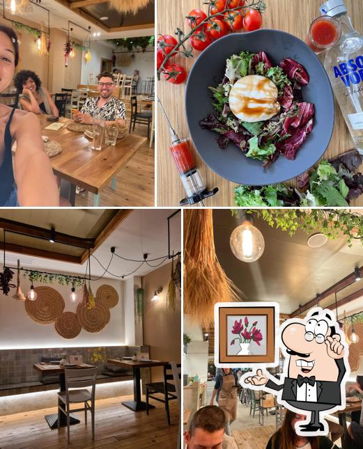 Check out how Il Cortile - La Eliana looks inside
