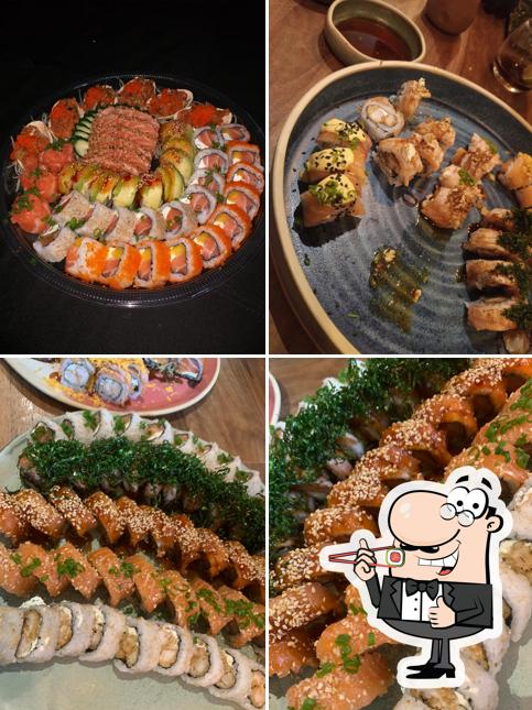 Presenteie-se com sushi no Saints Sushi