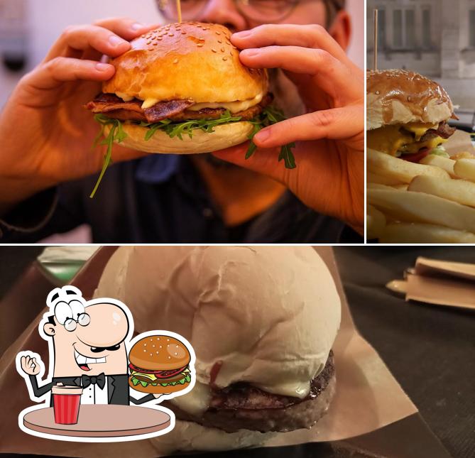 Prova un hamburger a U Risuntuoriu pub Ibla