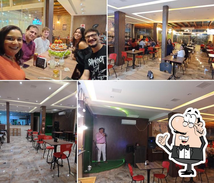 O interior do Lady Sushi