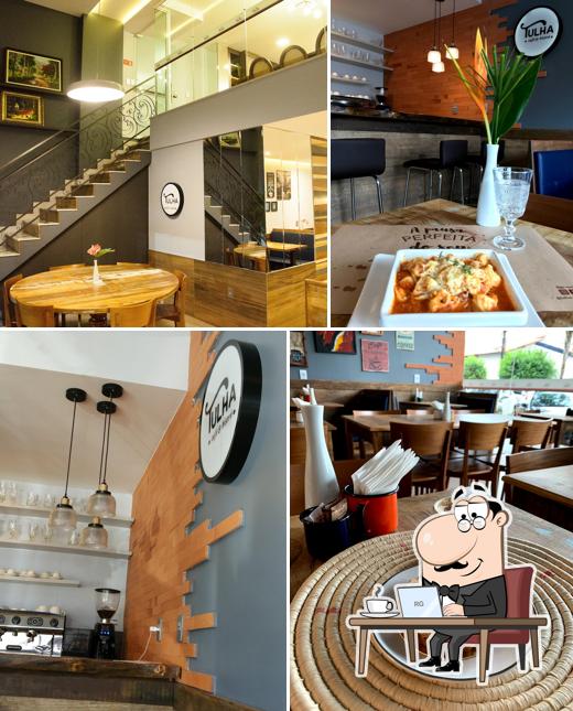 O interior do Tulha Café e Bistrô - Cafeteria em Linhares