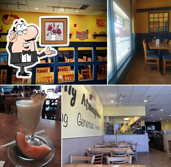 Installez-vous à l'une des tables de Cora's Breakfast