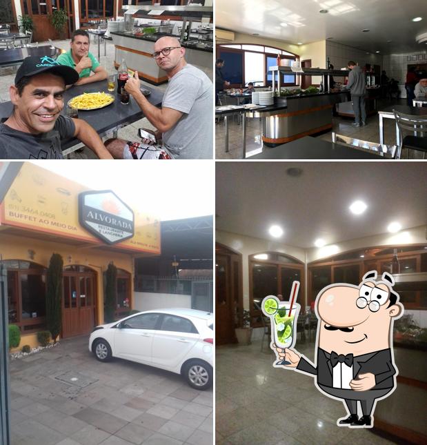 Desfrute de uma bebida no Alvorada Restaurante e Lancheria