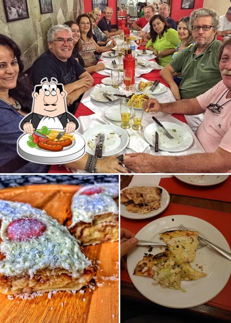Comida em Pizzaria Bom Sucesso