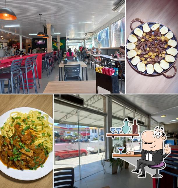 Sente em uma das mesas no Manos fast food