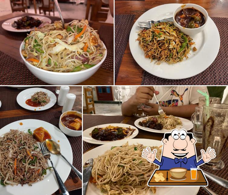 Chow mein at Cafe Barrackpore
