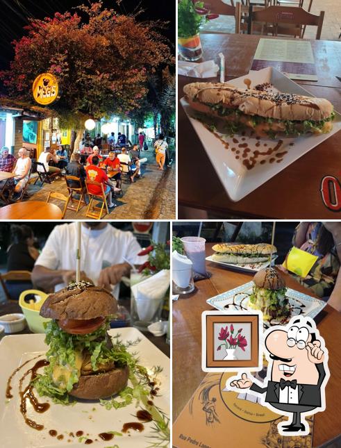 Sente em uma das mesas no Meg's Burgers