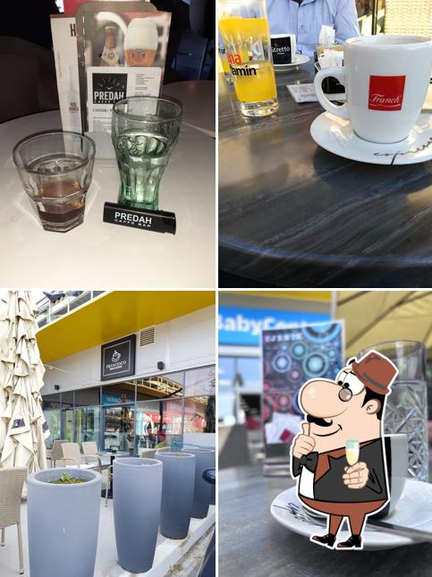 Café Bar Francesco serve alcolici