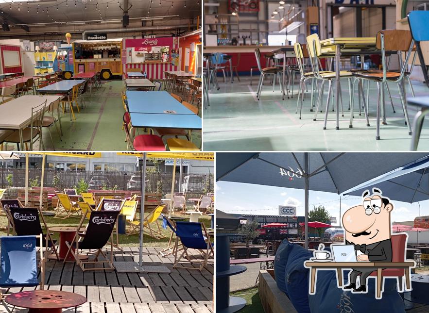 Installez-vous à l'une des tables de Republic Corner - Foodcourt Poitiers