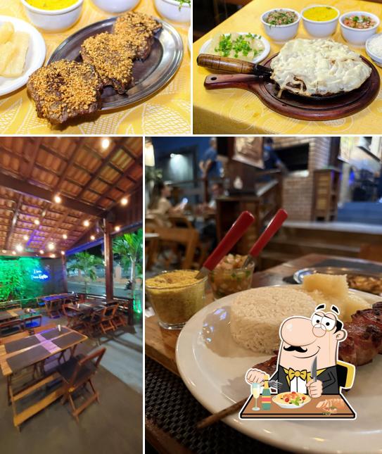 A comida e interior do restaurante