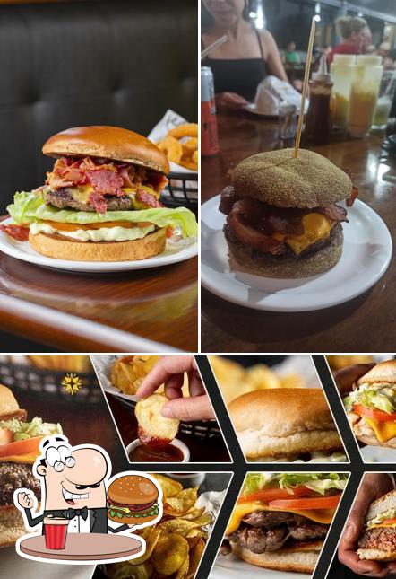 Delicie-se com um hambúrguer no Santo Burger