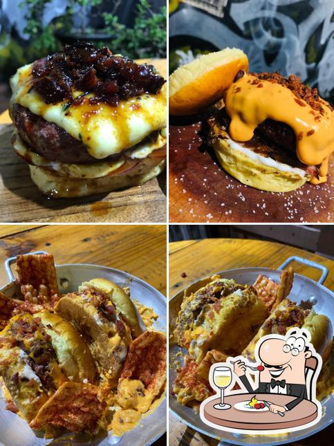 Platos en Smoke Hamburgueria