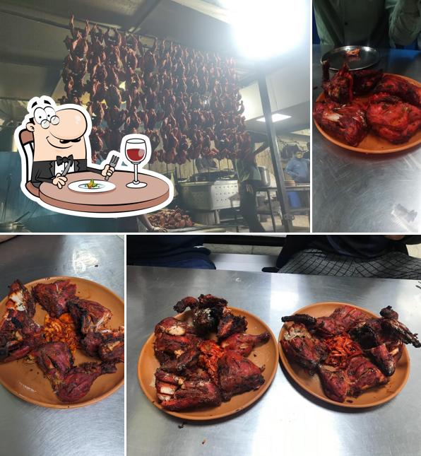 Tandoori chicken at Janta Hotel