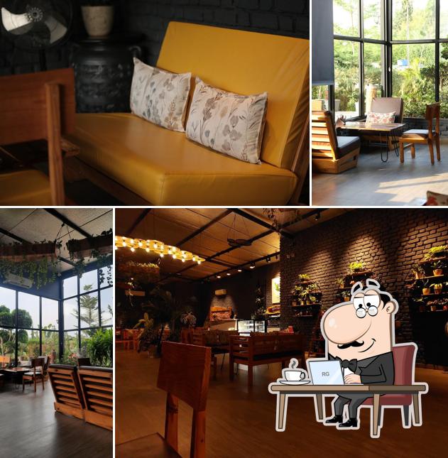 Check out how Botanical cafe looks inside