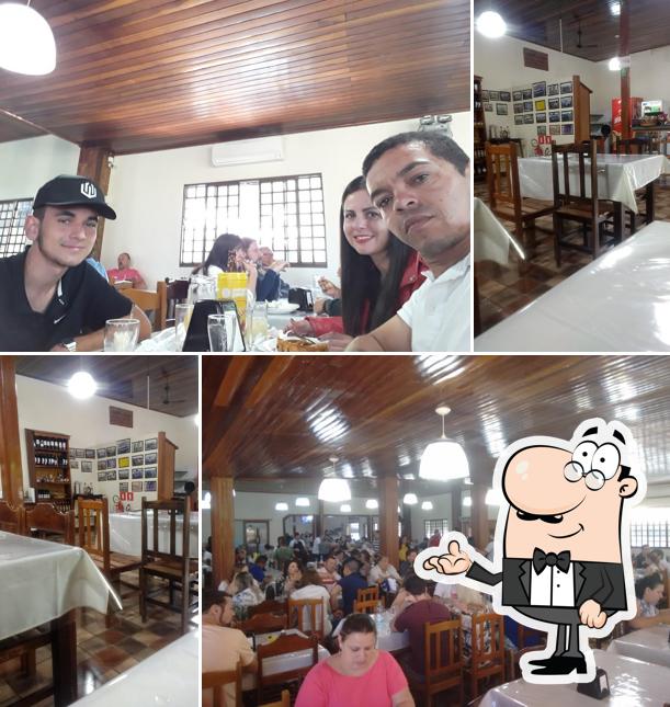 O interior do Restaurante Porco no Tacho