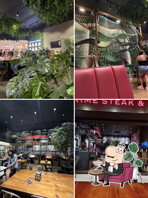 O interior do Mania de Churrasco | Prime Steak & Burger