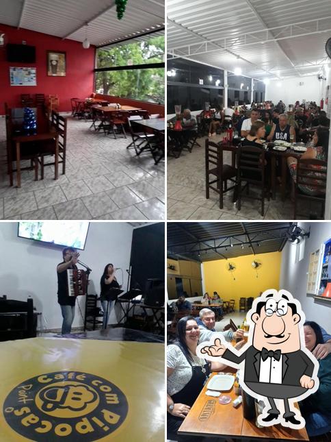 Veja imagens do interior do Café Com Pipocas Point