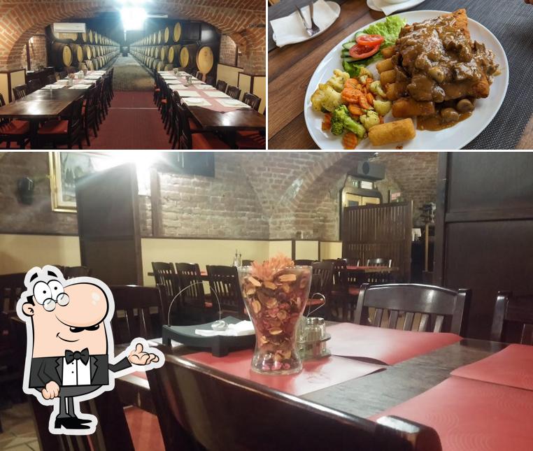 Dai un'occhiata agli interni di The Bricks restaurant