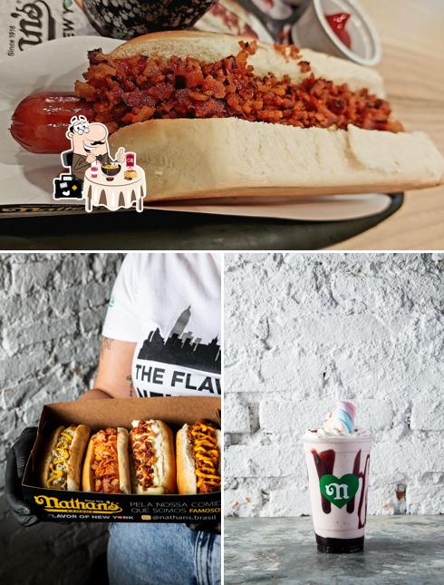 Comida em Nathan's Famous