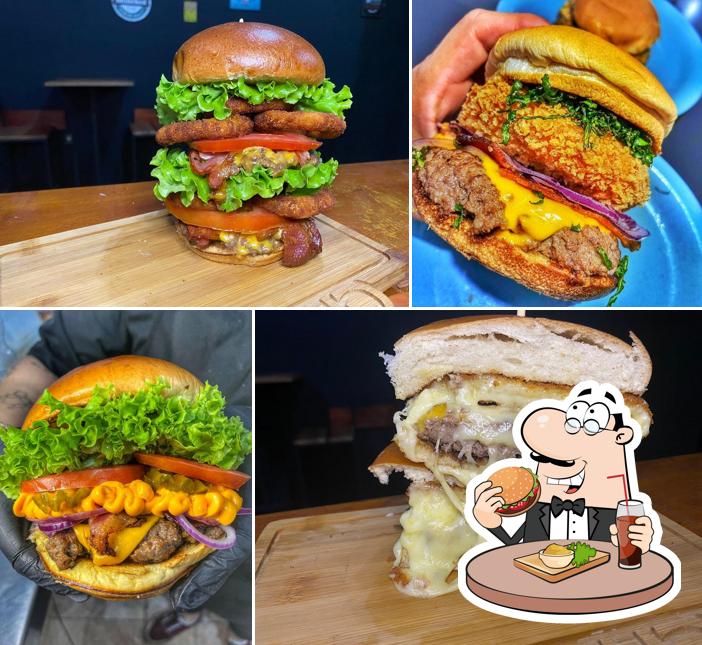 Deguste um dos hambúrgueres servidos no Rústico Burger Artesanal