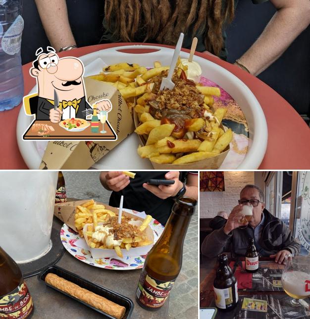 Parmi les différentes choses de la nourriture et la boisson, une personne peut trouver sur Fritkot Chouke