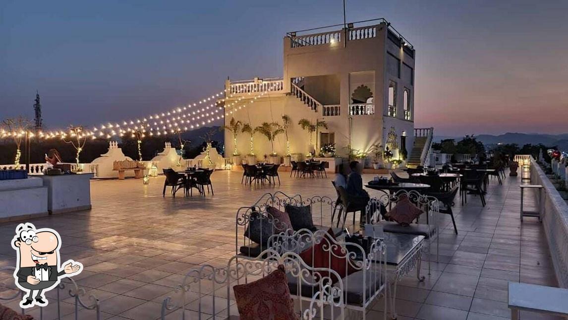 Look at this picture of Jannat Rooftop & Bar - Lake facing rooftop & bar in Udaipur