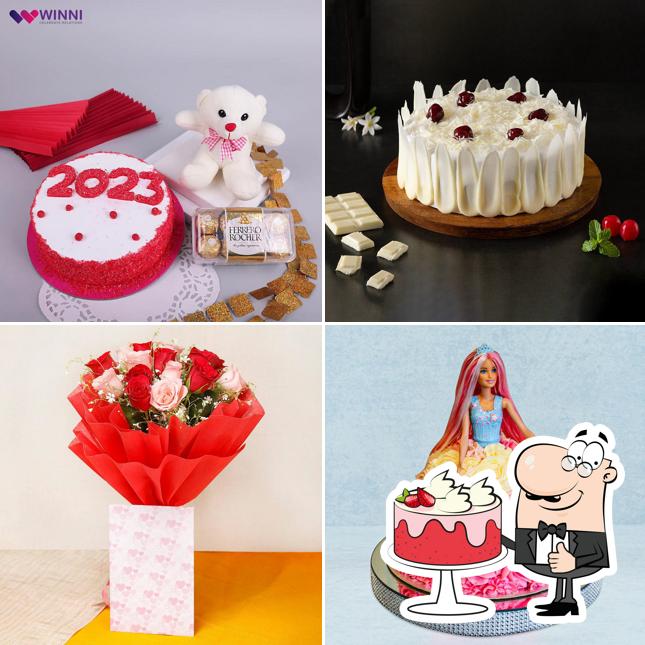 Red velvet cake at Winni Cakes & More