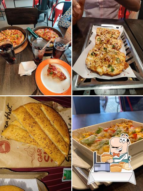 Garlic bread at Pizza Hut Sasthri Road, Kottayam