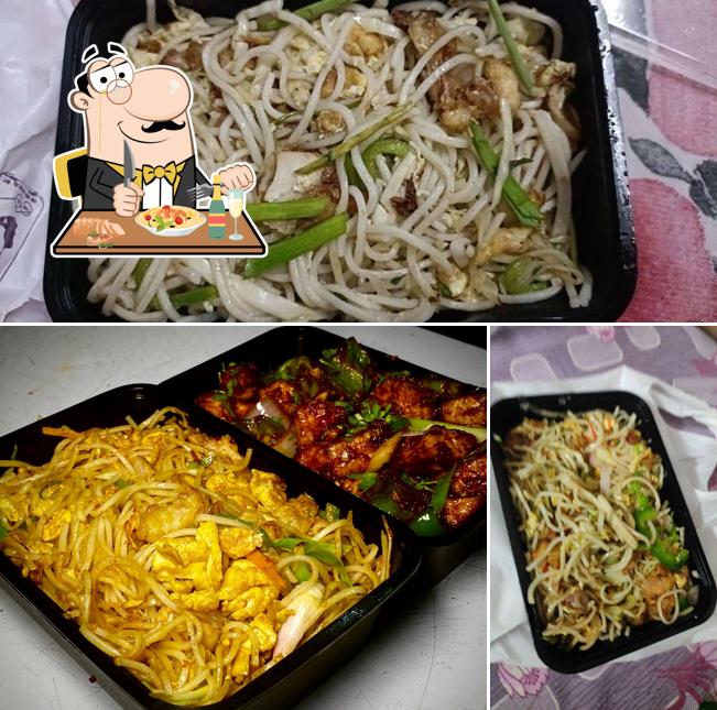 Pad thai at The Big Noodles