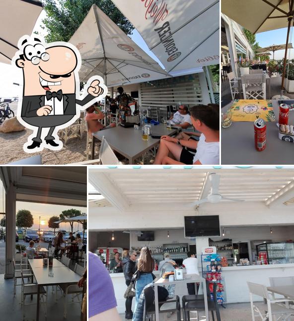 Siediti a un tavolo di Tropicana beach bar