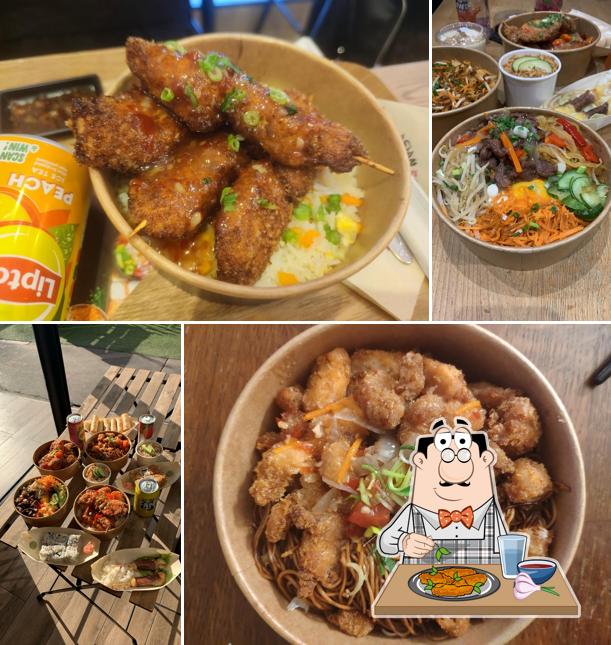 Ailes de poulet à Asian food by BAZE Clichy