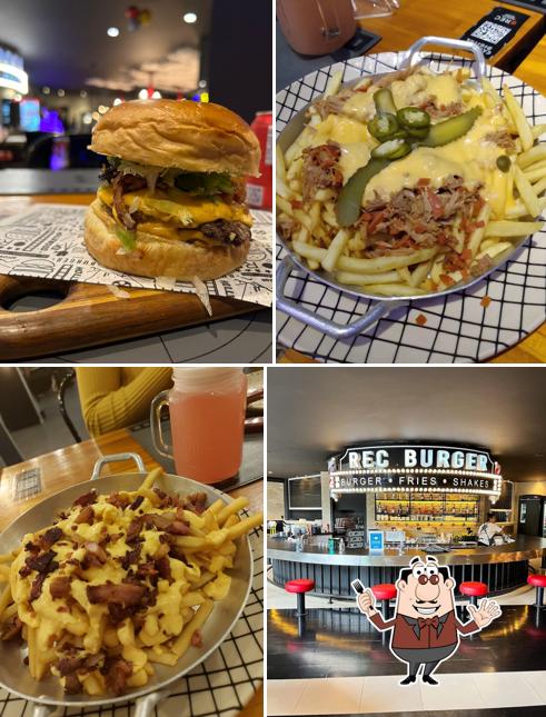 Batata frita com queijo em Hamburgueria Temática Rec Burguer Guarulhos