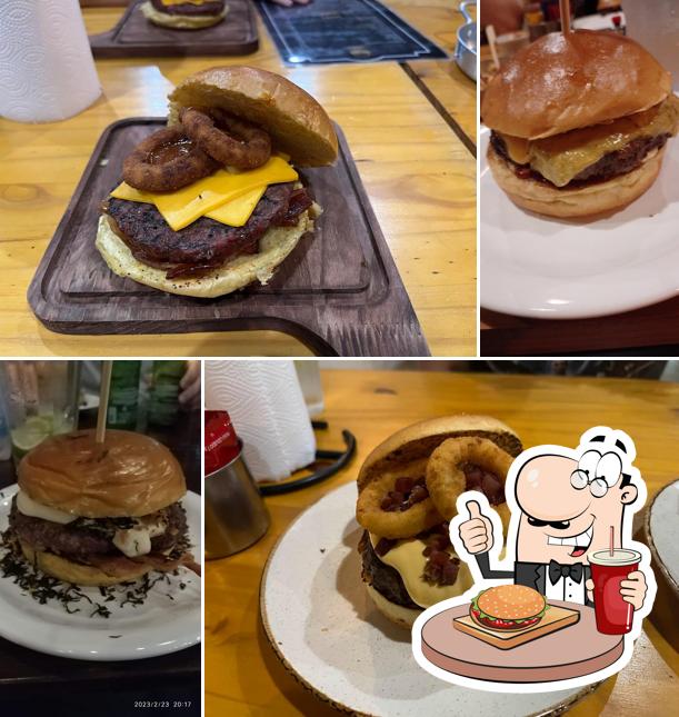 Delicie-se com um hambúrguer no MARIDOM BURGUER HOUSE