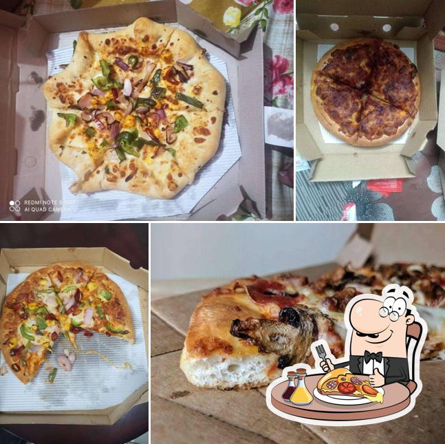 At Pizza Hut Omaxe CP, Noida, you can get pizza