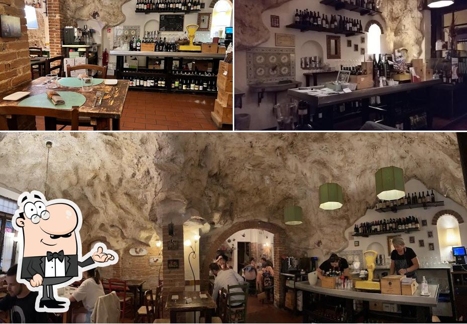 Gli interni di La Grotta Pisa