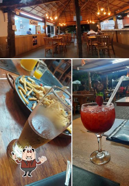 A comida e interior do restaurante