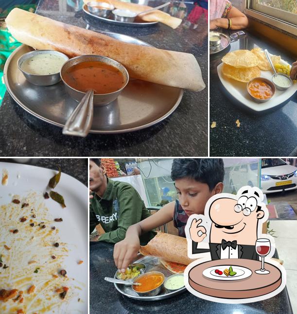 Masala dosa at Hotel Sri Raghavendra Bhavan