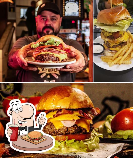 Experimente um hambúrguer no X-Tudo Burger Hamburgueria Jundiaí