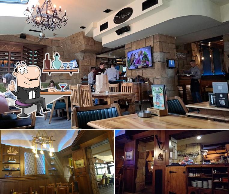 Installez-vous à l'une des tables de Kafe Restoran Maša