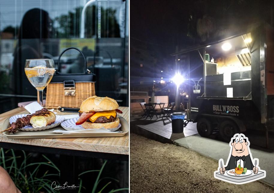 Platos en Bull'n'Boss Burger, sandwich e assado