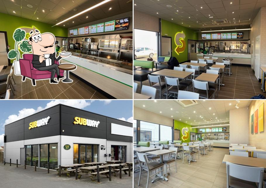 Installez-vous à l'une des tables de Subway