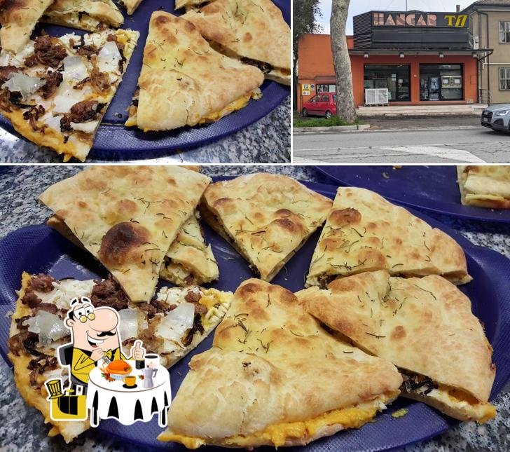 Luka'S Pizza - Pizzeria da Asporto si caratterizza per la cibo e esterno