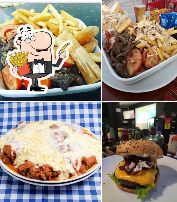Experimente cbatatas fritas francesas no Juninho Deck Bar