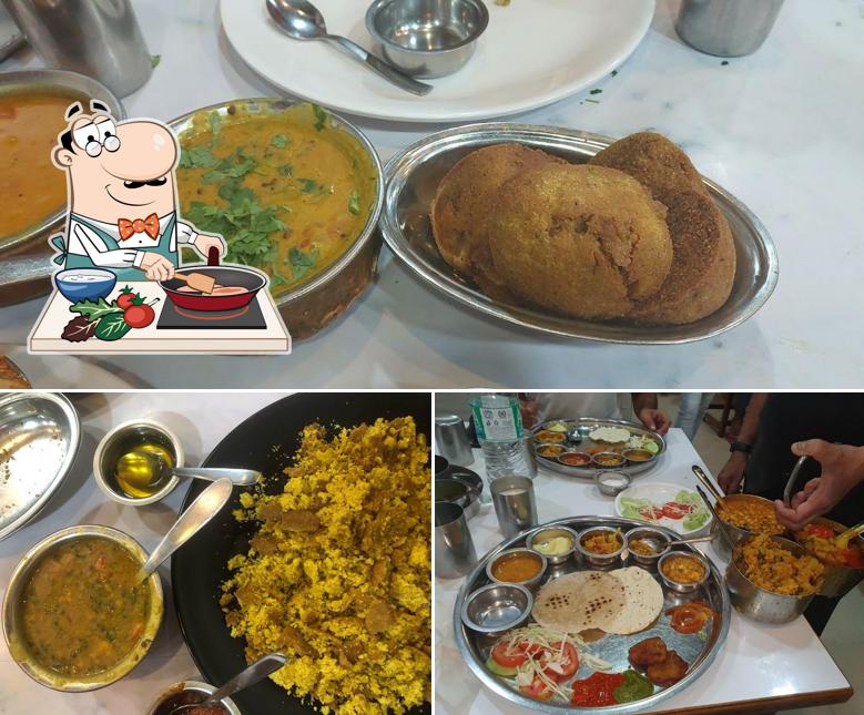 Chicken curry at Maharaja AC Dining Hall & Restaurant