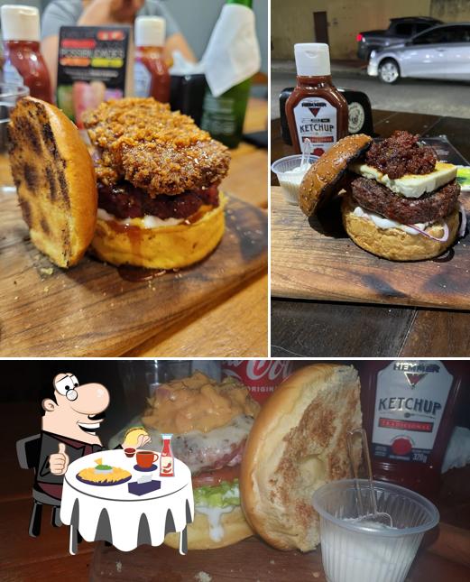 Experimente um hambúrguer no Smoke Hamburgueria