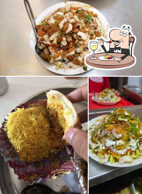 Food at NarayanBhai Bhelwala (Junagadhwala)