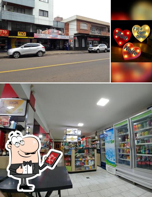 O exterior do Ti Contei Lanches