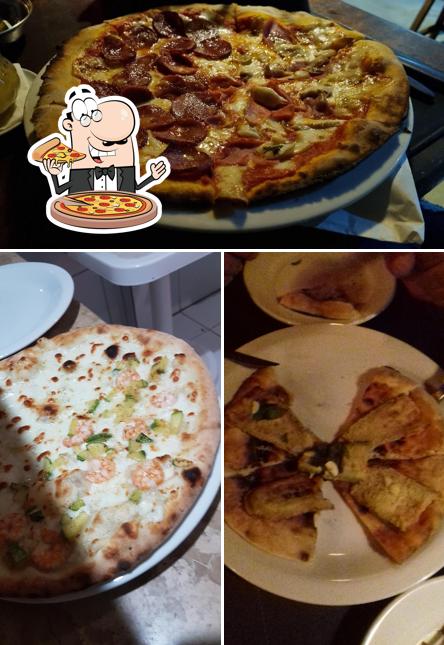 Consiga pizza no Tomatino Pizzeria