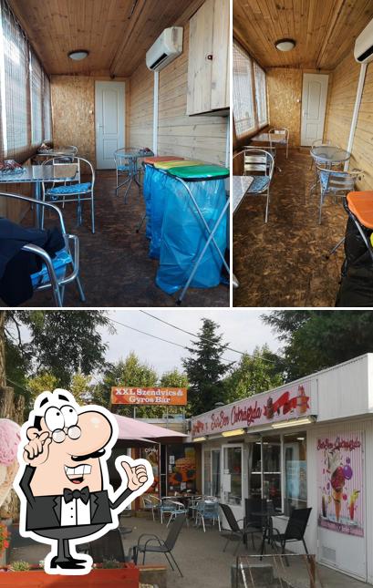 The interior of XXL Hamburger & Gyros