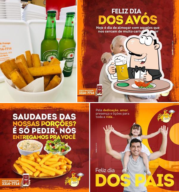 Desfute uma tulipa de cerveja leve ou escura